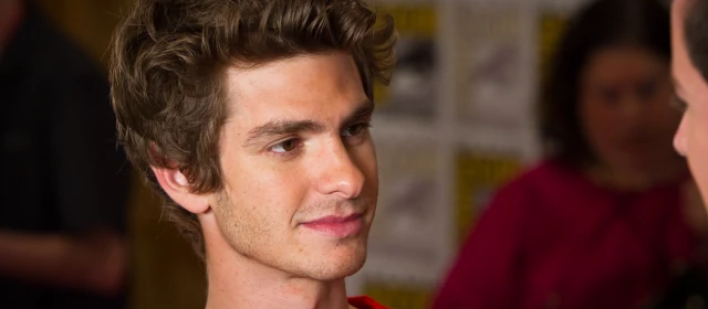 Andrew Garfield: Een Ware Leeuw Vandaag bespreek ik Andrew Garfield, een getalenteerde acteur geboren op 20 augustus 1983. Als een Leeuw is hij vurig, gepassioneerd en creatief. Ontdek hoe zijn sterrenbeeld zijn acteerprestaties beïnvloedt en wat het bete