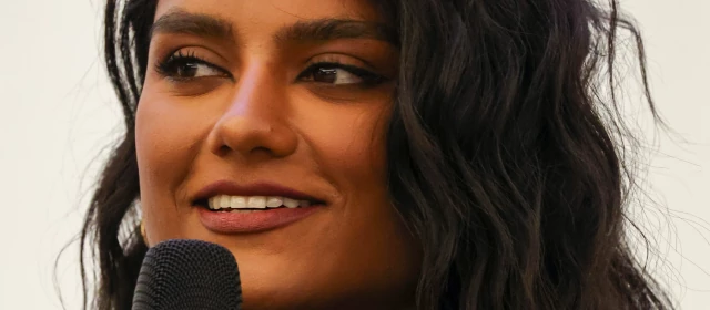 Simone Ashley: De Ram Ster Die Je Moet Kennen